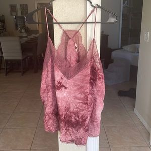 Love stitch maroon tie dye lace trim cami